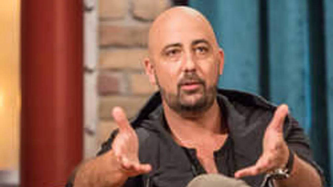 Titokzatos lánnyal bulizott Dobrády Ákos a Szigeten