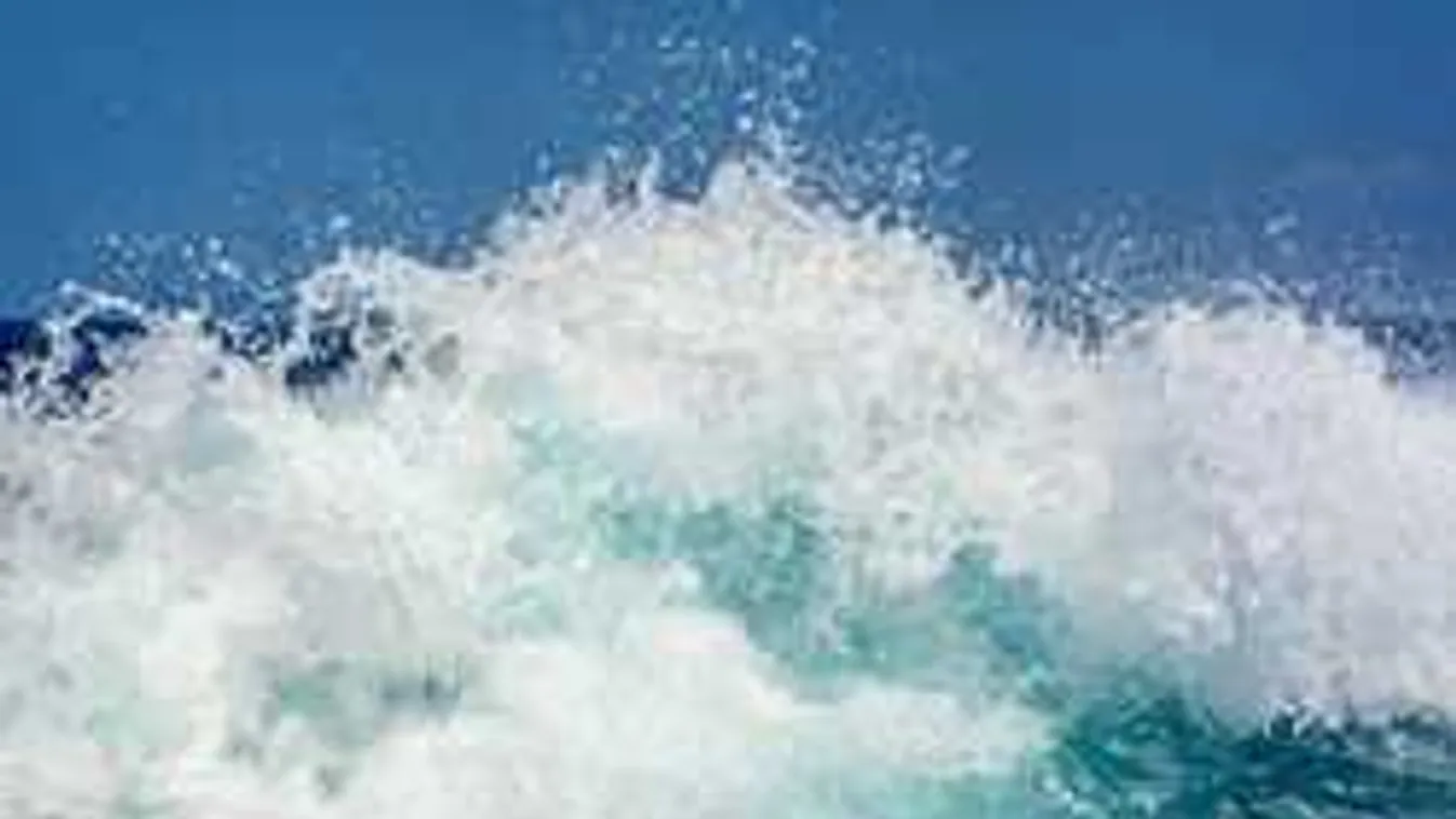 Rejtélyes megbetegedés a strandon: a fürdőzők hánytak és begyulladt a szemük is