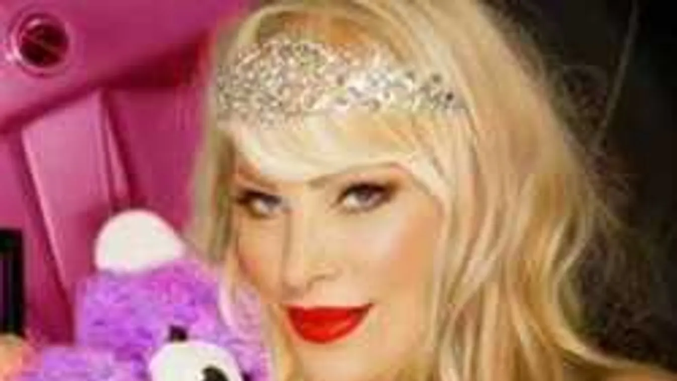 Gigamelleivel hergeli a férfiakat a magyar pornódíva