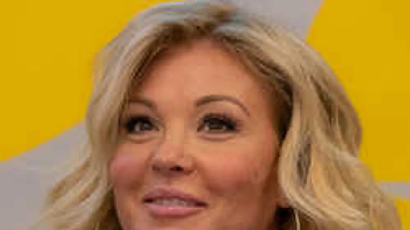 Olyat posztolt Liptai Claudia, hogy a fal adja a másikat