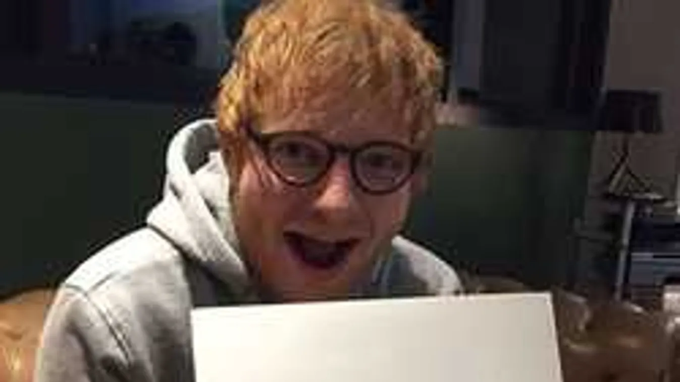 Magyar válogatott mezben énekelt a világsztár