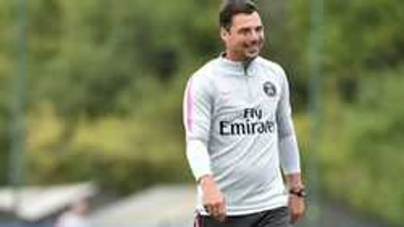 Oltári kép Párizsból, Neymar magyar edzővel készül a szezonra