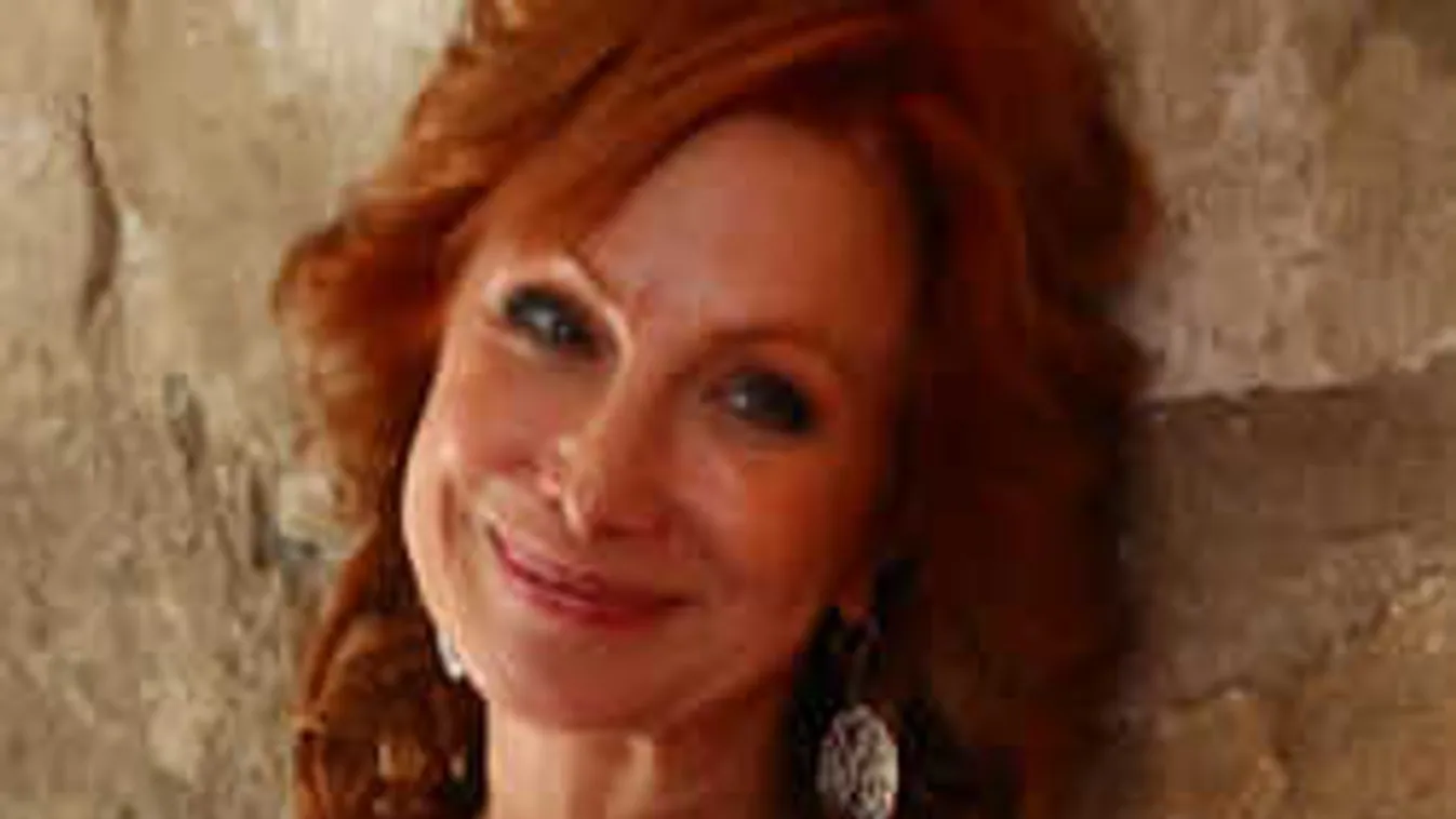 Csak hétvégente látja szerelmét Détár Enikő