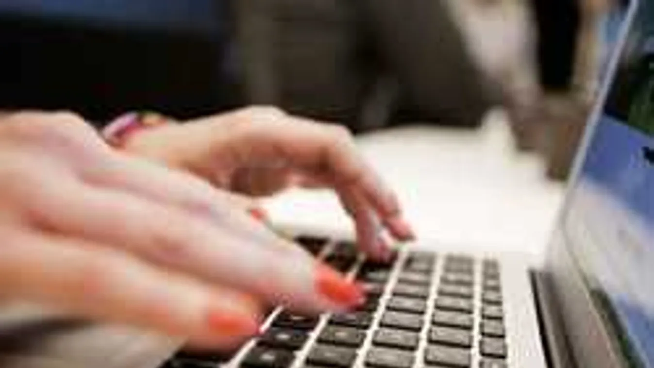 Égett a nő arca: brutál kínos helyzetbe hozta az üzletasszonyt a lánya