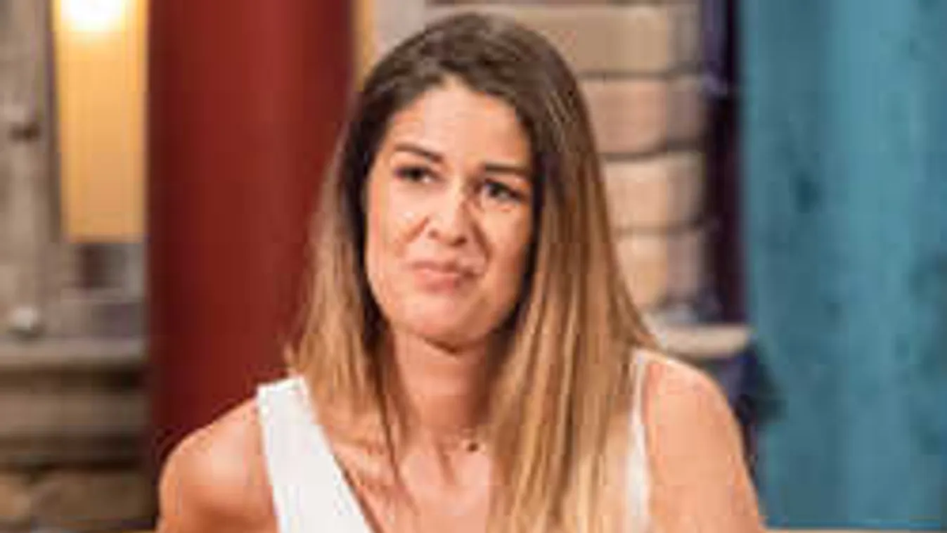 Érdekes migrénes fejgörcsöktől szenved Singh Viki