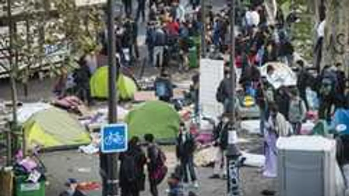 305 ezer migráns fél év alatt, új erőre kapott a tömeges bevándorlás