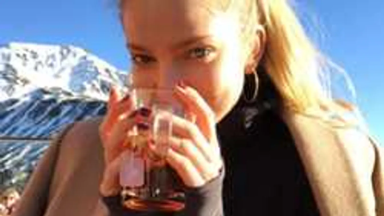 Szívdöglesztő látvány: megmutatta tökéletes popsiját Mihalik Enikő