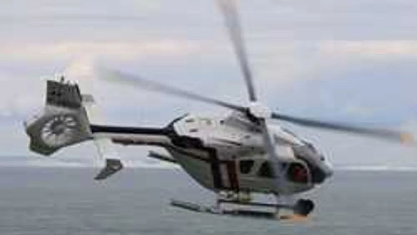 Búvárokkal, helikopterrel keresték a Dunába esett nőt