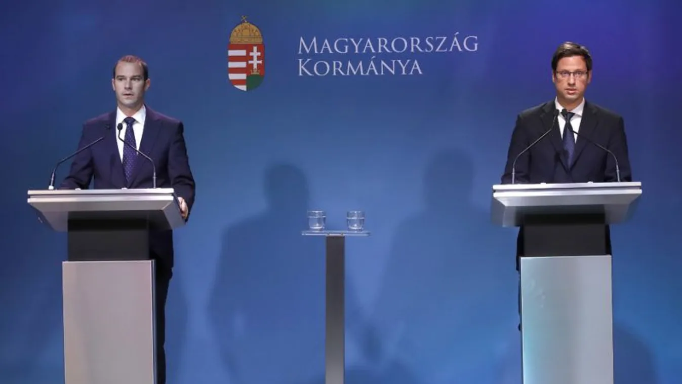 Gulyás Gergely: 9000 Ft rezsiutalványt kapnak a nyugdíjasok