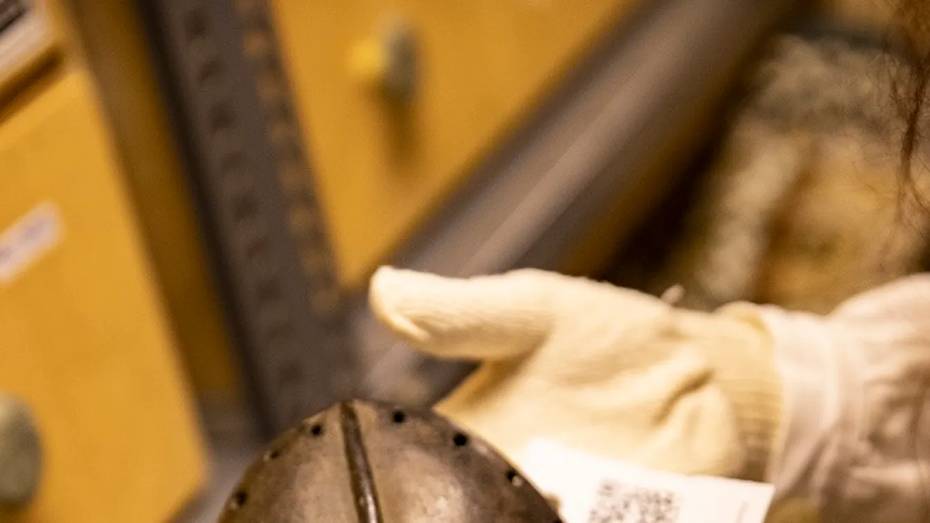 Csomagolnak a Néprajzi Múzeumban –Történelmi jelentőségű gyűjtemény-költöztetés kezdődött