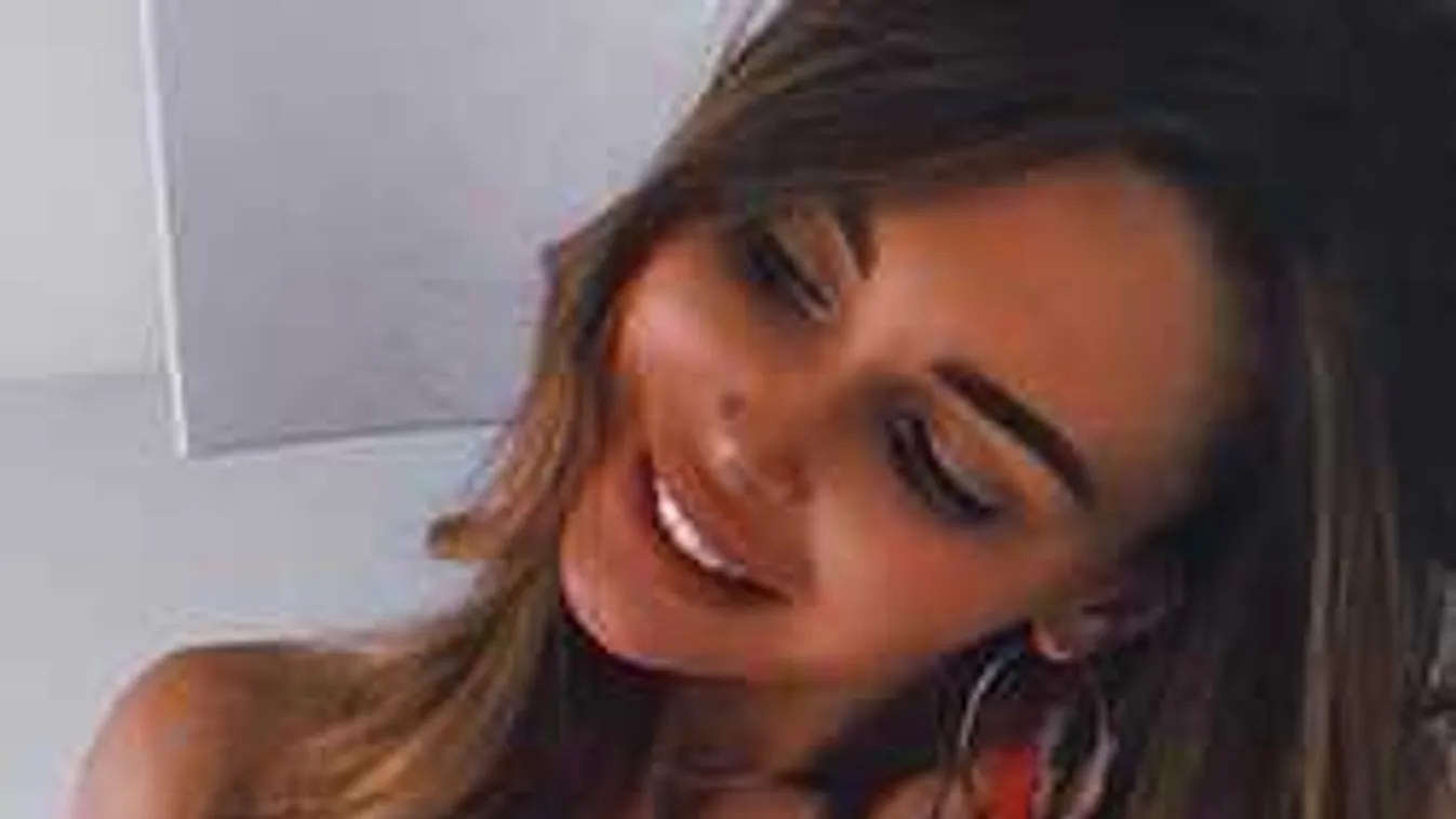 Ebbe belepirulsz: melltartó nélkül vezetett autót a dögös modell