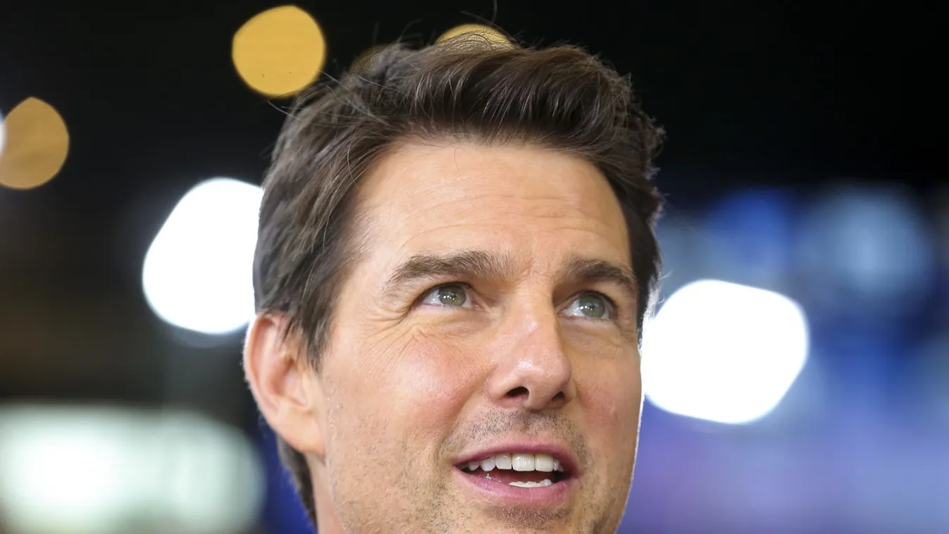 Tom Cruise megint a testi épségével játszik - Fotó