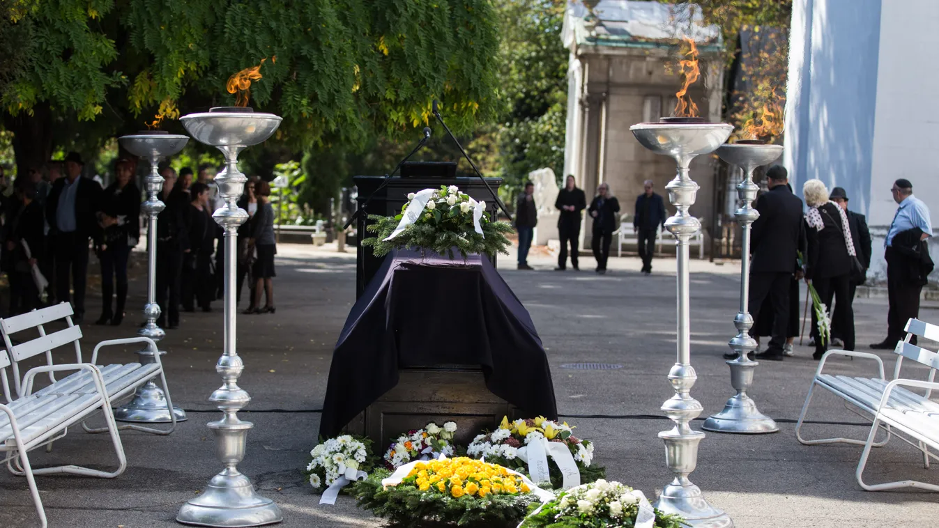 Gyász, eltemették a Piramis zenekar zenészét - Fotók