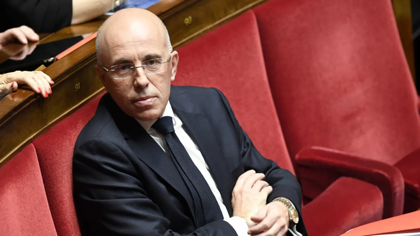 Ciotti: Macron 2 millió migránst engedne be