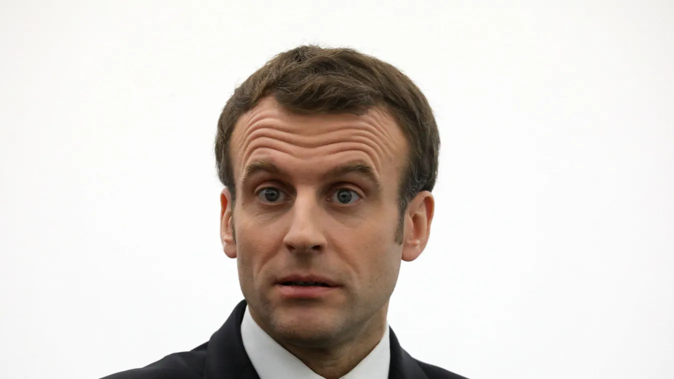 Mi történhetett? Emmanuel Macronnak hirtelen elege lett a migránsokból