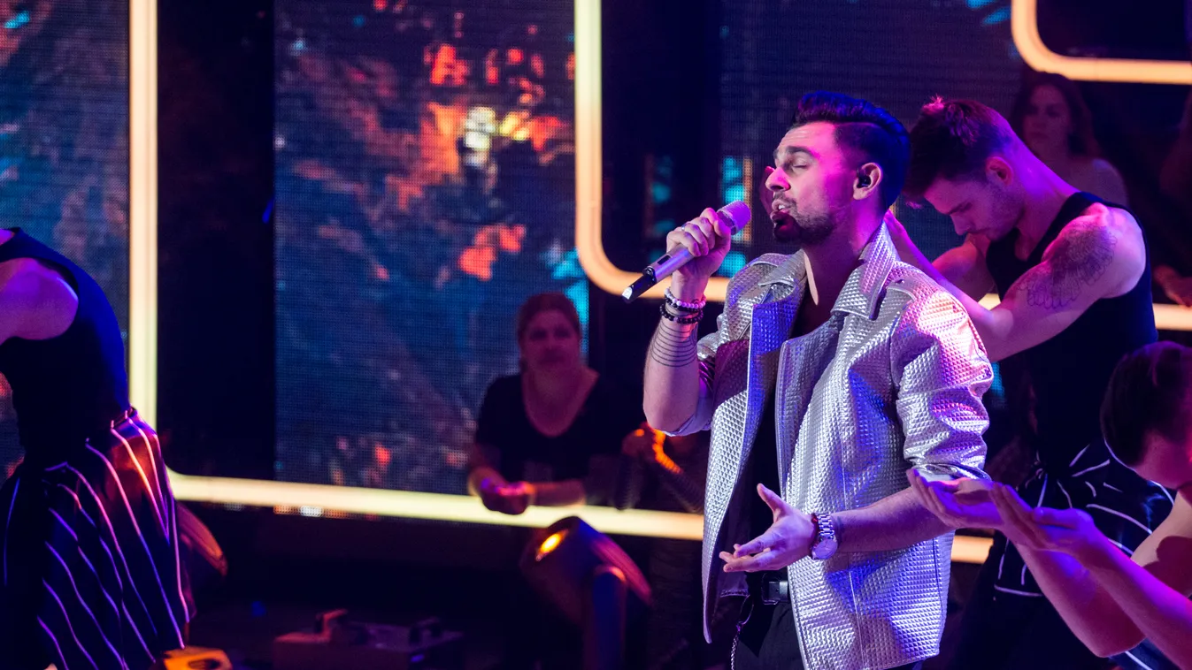 Elhagyta az országot a magyar énekes, így búcsúzott