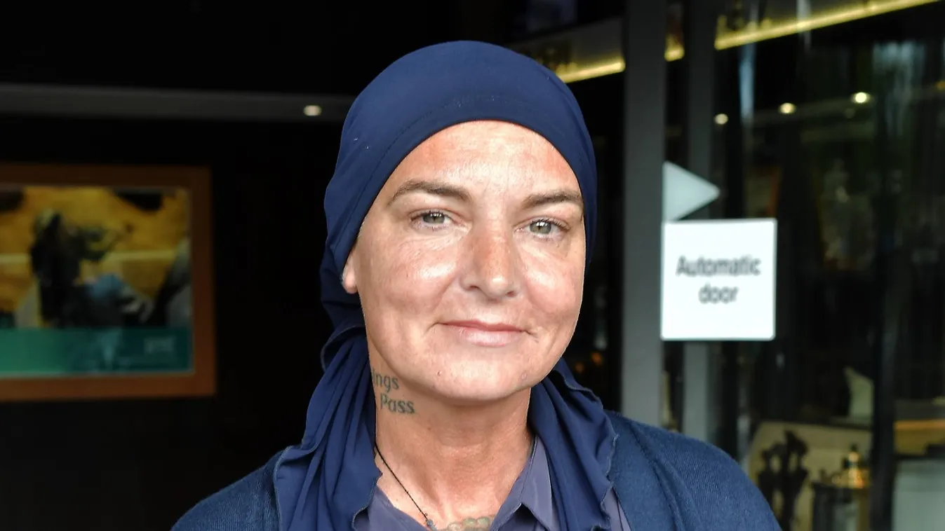 Kamerák előtt vádolta meg egy durva dologgal az elhunyt zenészt az énekesnő