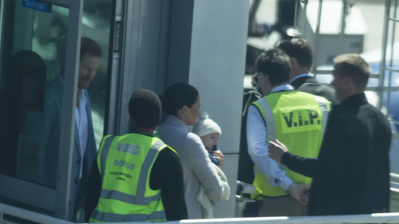 Kiköpött édesapja Archie, babakori fotó került elő Harry hercegről