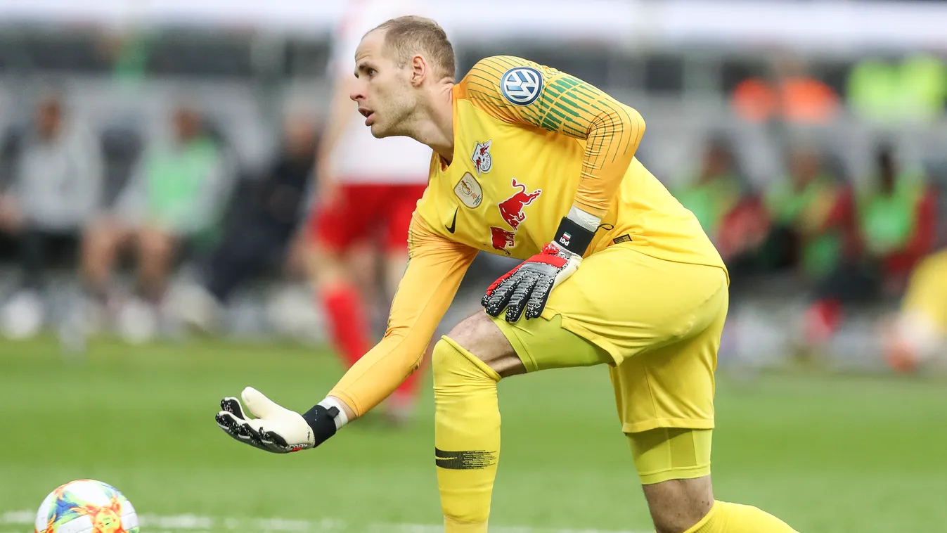 Magyar focisiker, Gulácsi a világ legjobbját is veri