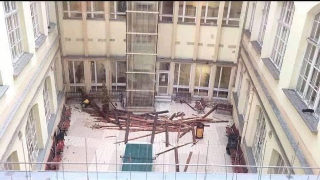 Brutális vihar tombol az országban, a szegedi egyetem teteje beszakadt