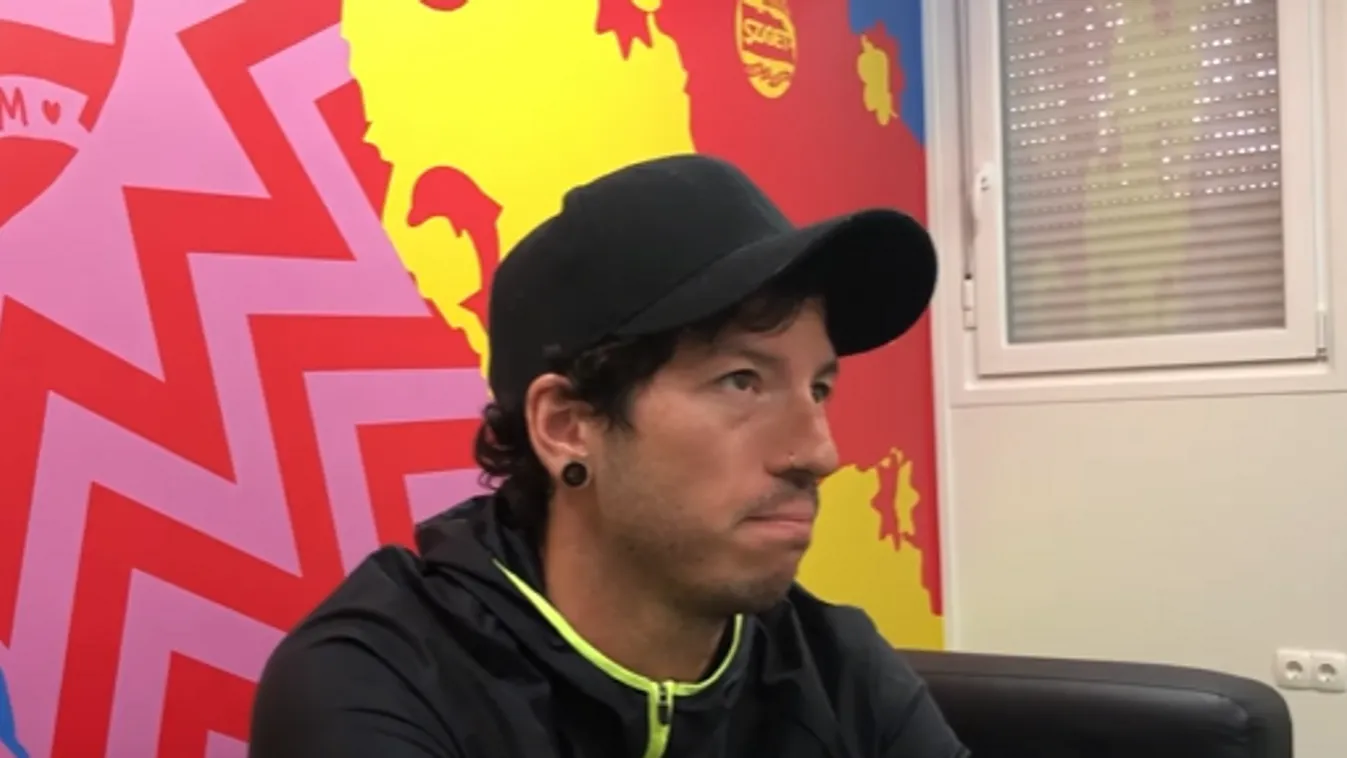 Nemzetközi előadót kapott mikrofonvégre a magyar kiadó