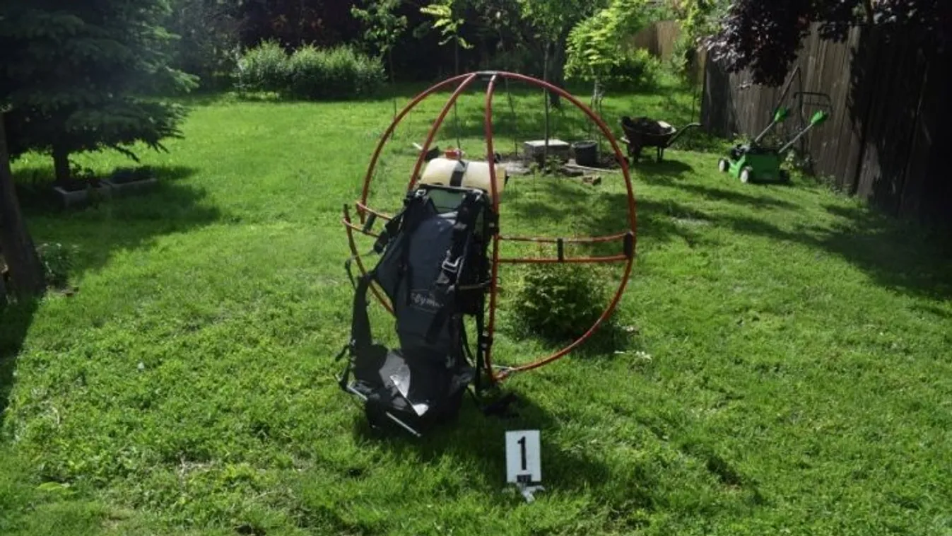 A semmiből egy részeg férfi zuhant a kertes ház garázsának tetejére