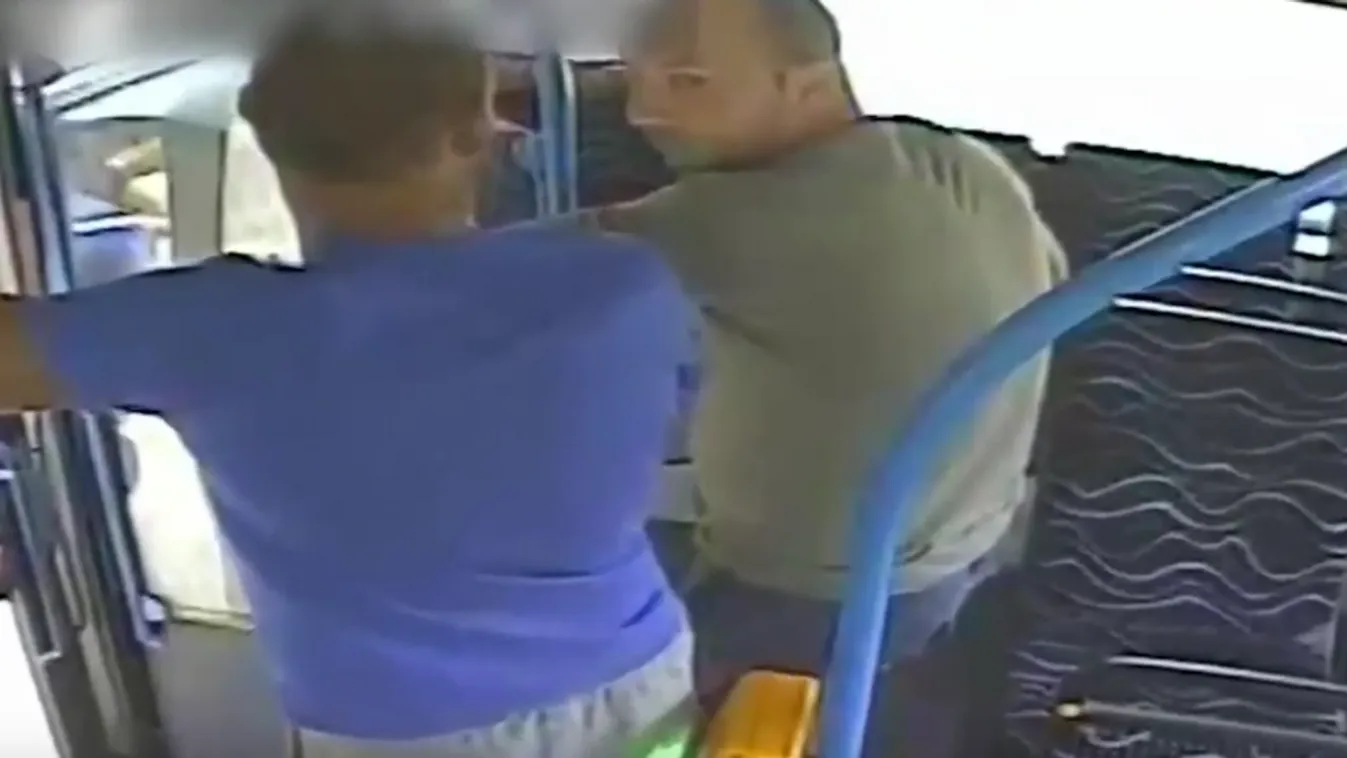 Nem hiszed el, mit művelt ez a két férfi a buszon: keresi őket a rendőrség