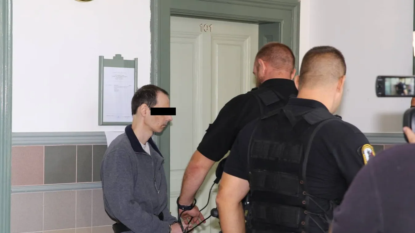 Kommandósok gyűrűjében vezették be, megszólalt a várpalotai kettős gyilkosság gyanúsítottja