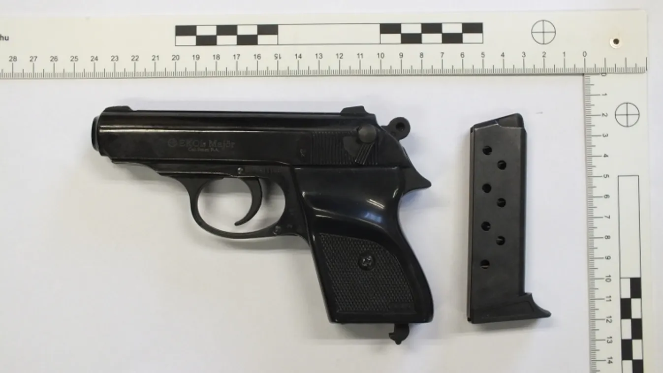 Fegyverrel mentek elégtételt venni a feldühödött szülők