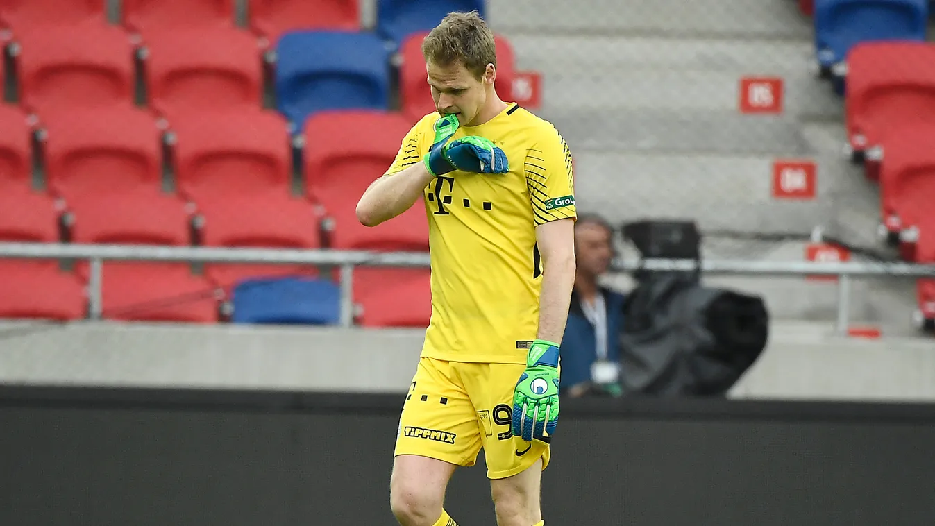 Dibusz elárulta, miben jobb Rebrov az elődjénél, Dollnál