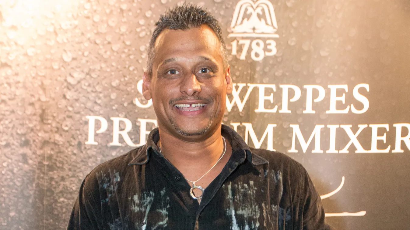 Megtörte a csendet, újra szerelmes az elvált magyar sztárénekes