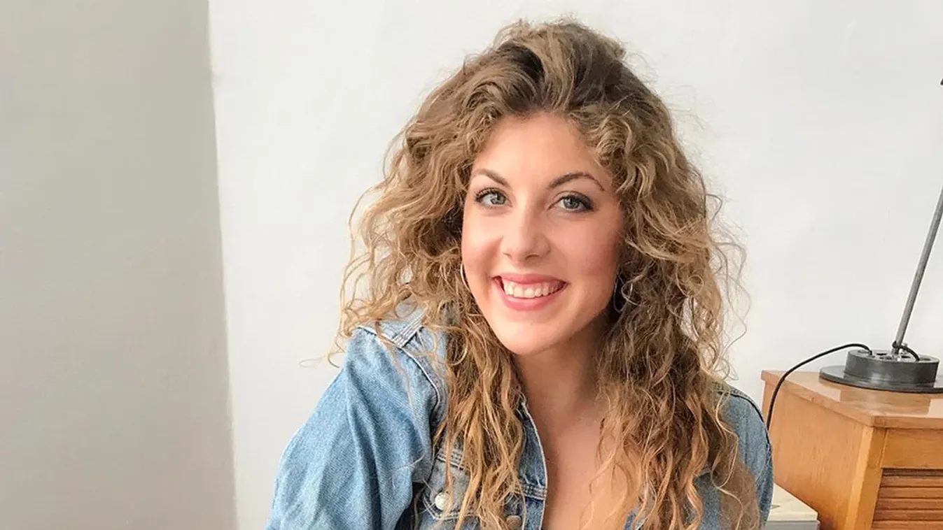 Kiderült, sportolót szeret a bájos magyar úszónő