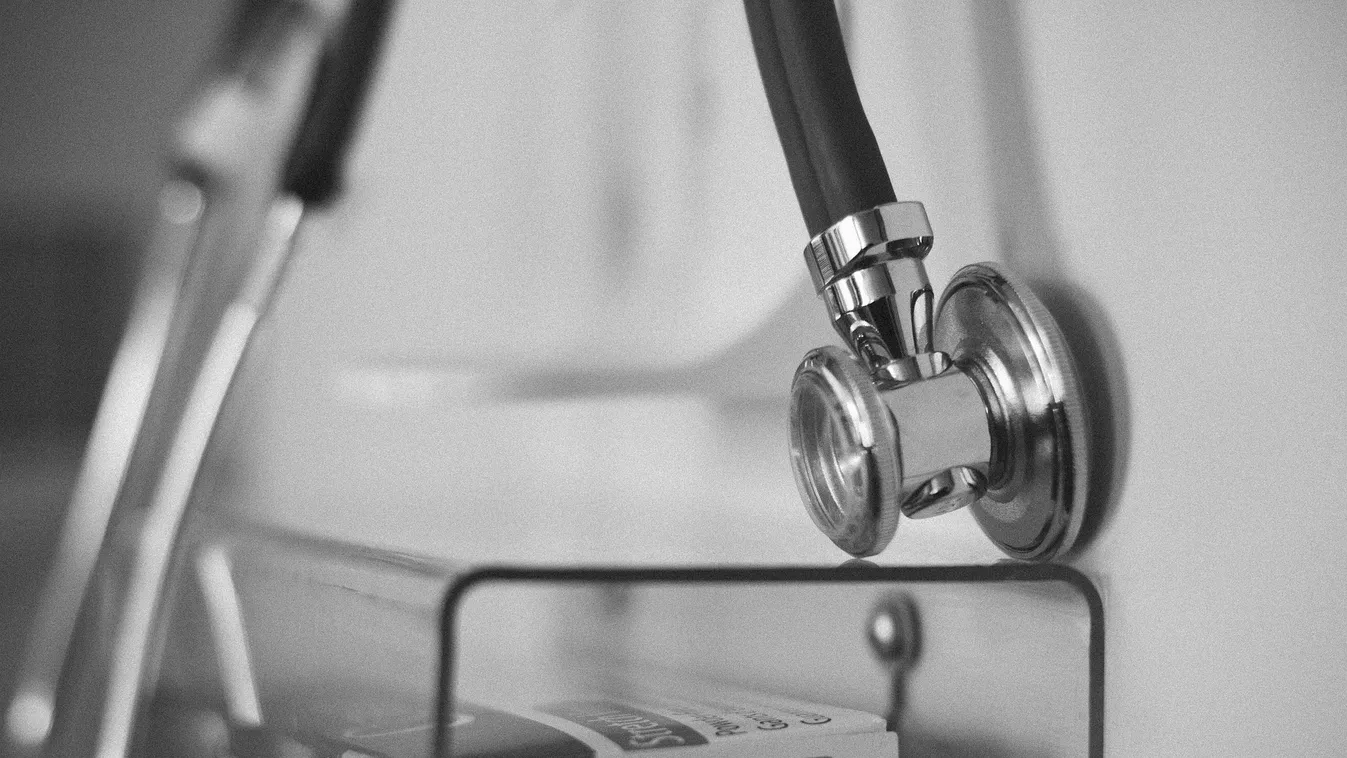 Rettenetes dolog történt az orvosnál a terhes kismamával