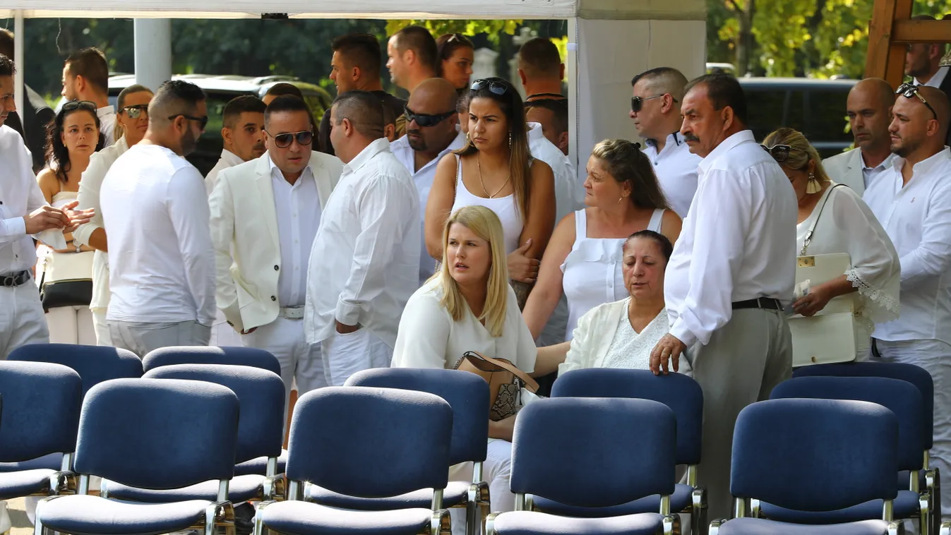 Teljesen összetörte a gyász, képtelen dolgozni L.L. Junior édesanyja