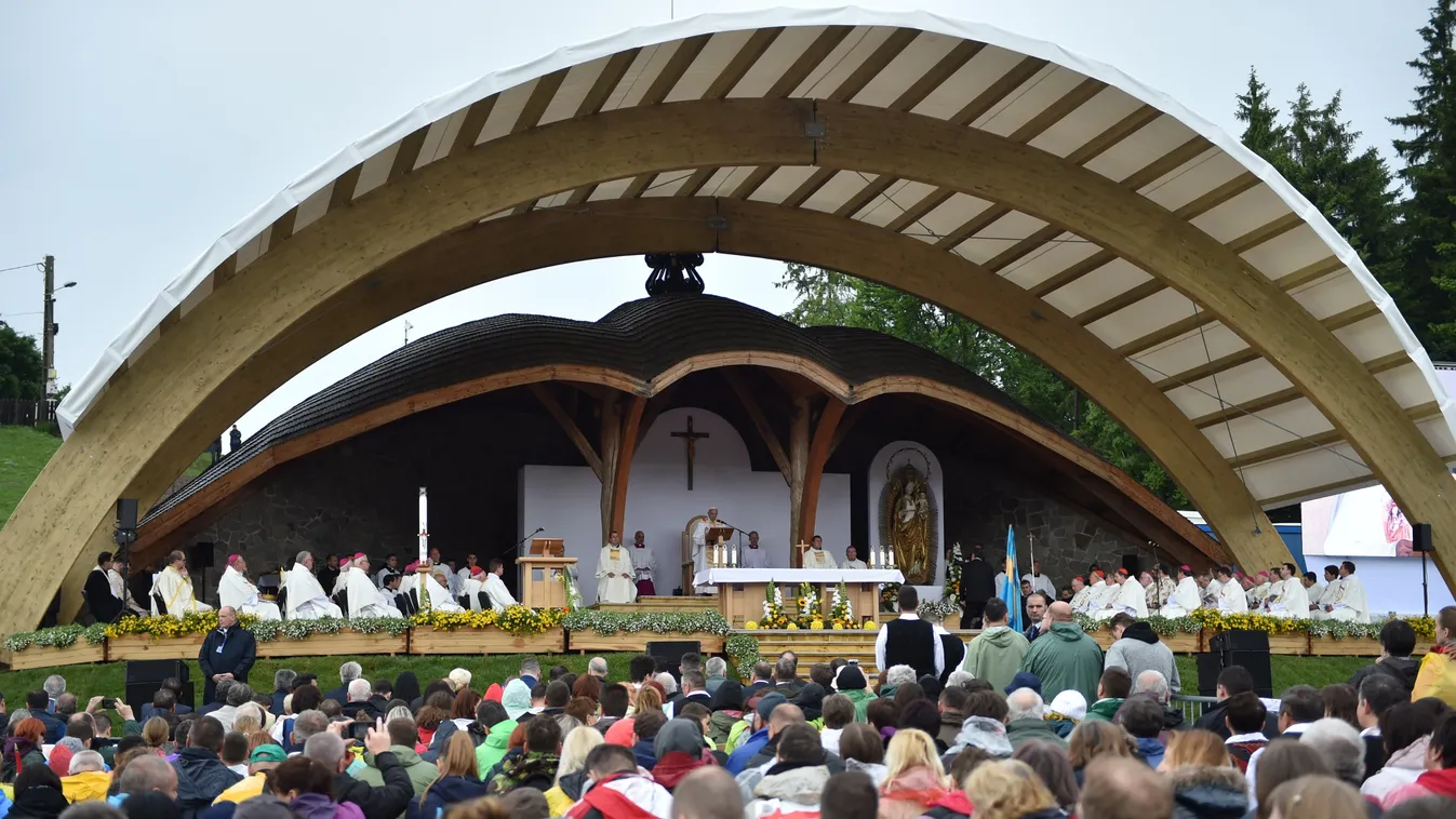 Botrány Csíksomlyón: ezért akadtak ki a hívők