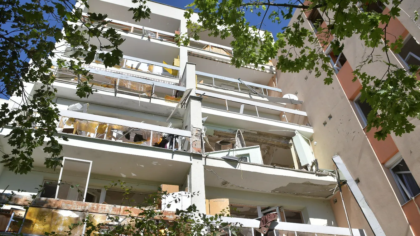 Kiszakította a falakat a robbanás Szekszárdon, brutális fotók érkeztek