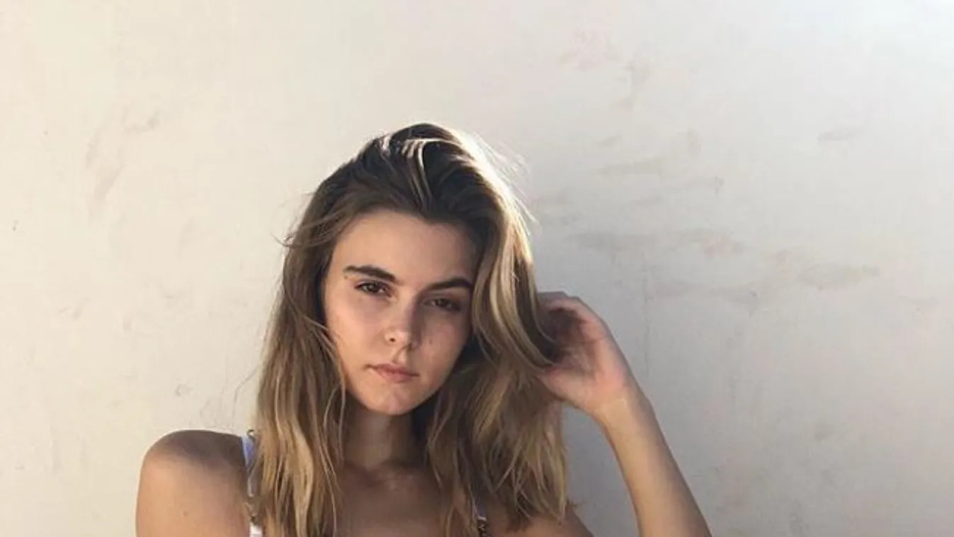 Nudizás közben kapták rajta a híres modellt!