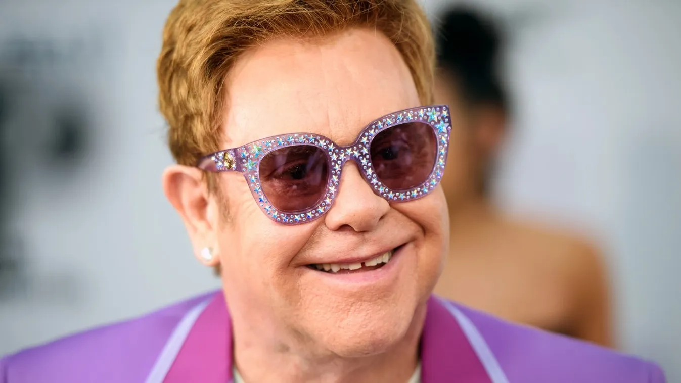 Ezt tette Elton John, amikor közölték vele, hogy még aznap meg fog halni