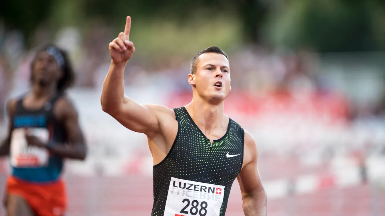 Lélegzetelállító fotó, repülőből ugrott ki a magyar sztársportoló