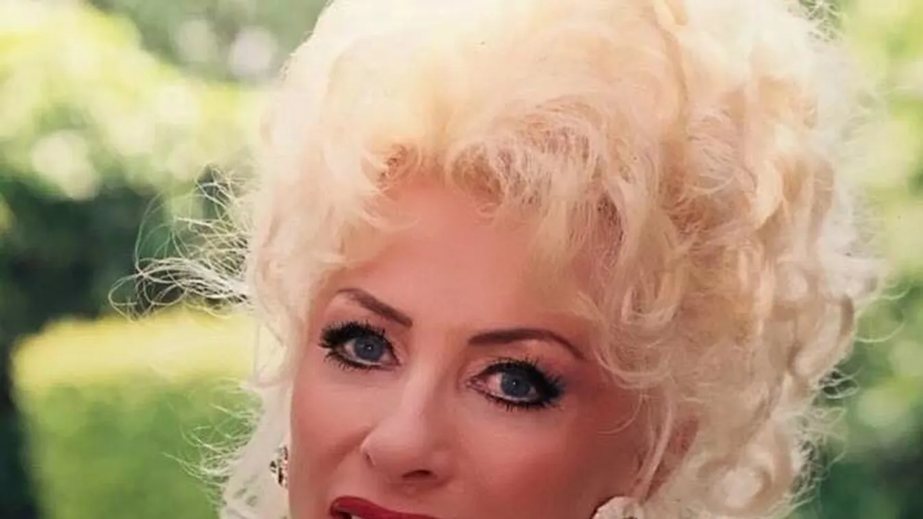 Szörnyű baleset, rohammentővel vitték kórházba Medveczky Ilonát