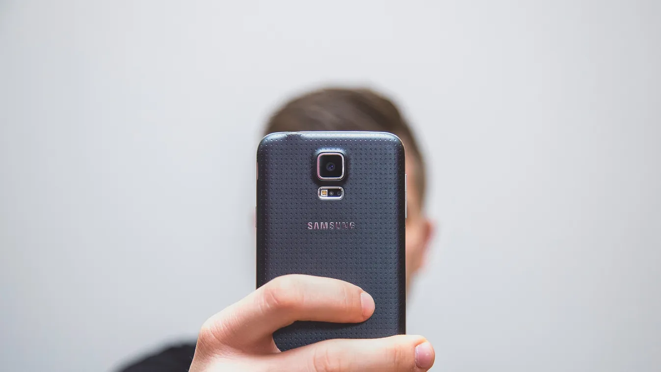 Most kiderül: lehet szelfizni szavazás közben vagy sem?