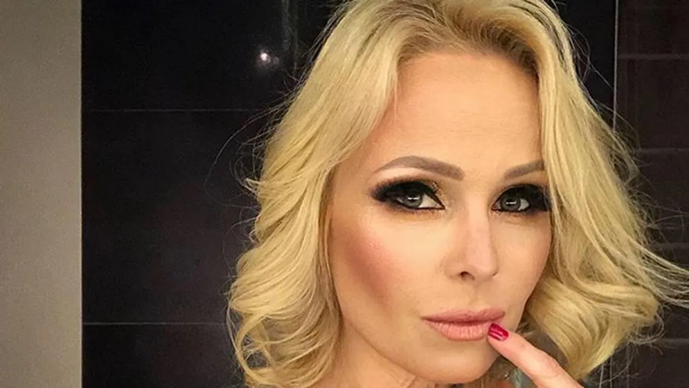 Nem szégyenlős, a fürdőkádban kapták le a magyar luxusfeleséget