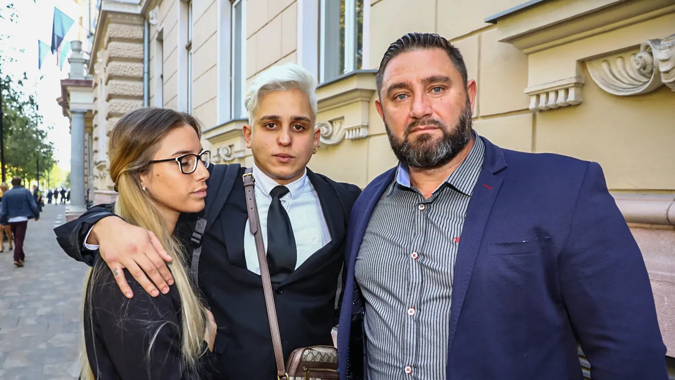 A Hit Gyülekezete lelkipásztora kísérte Aureliót a tárgyalásra