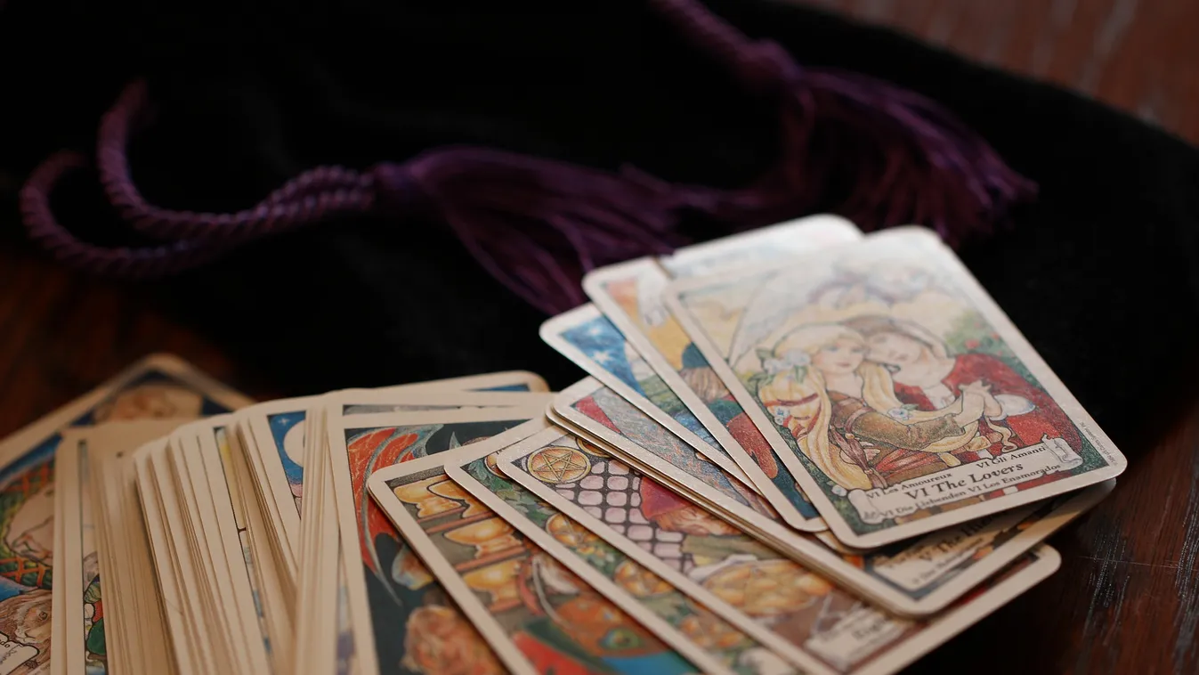 A tarot kártya buktatta le a csaló férfit, döbbenetes, mit művelt