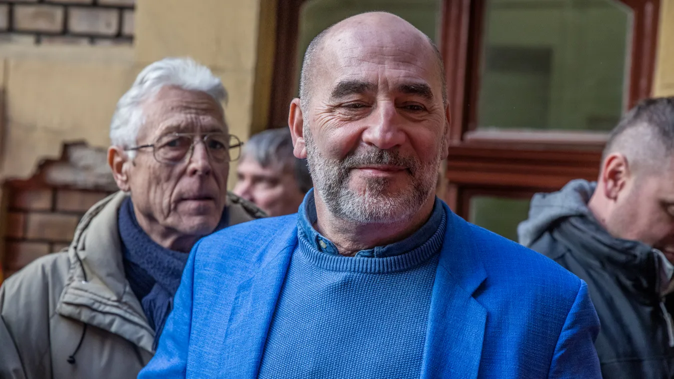 Lesifotó, így kapták le az utcán Kulka Jánost