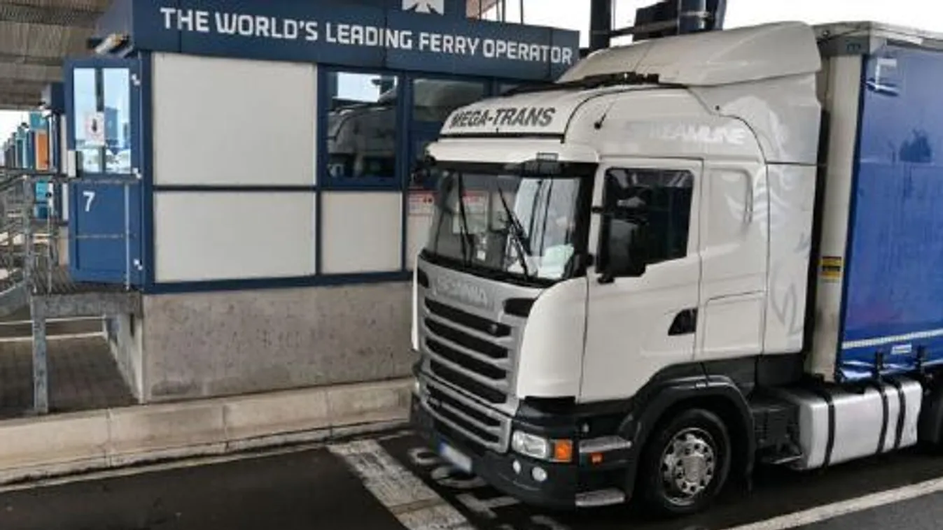 Négy kihűlt gyerekkel, hűtőkocsiban buktak le az afgánok a határon