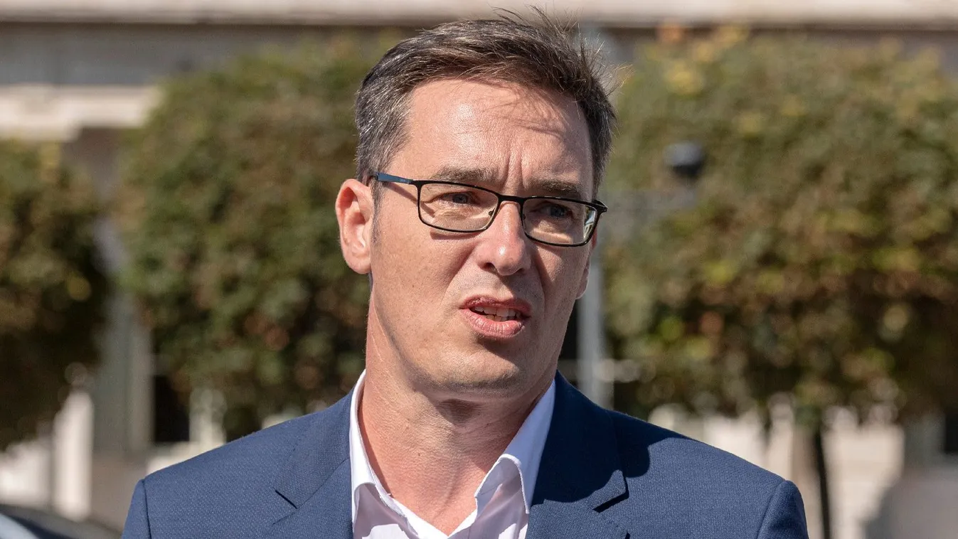 Olyan csak ne nácizza le Wass Albertet, aki most a szélsőjobbal masírozik