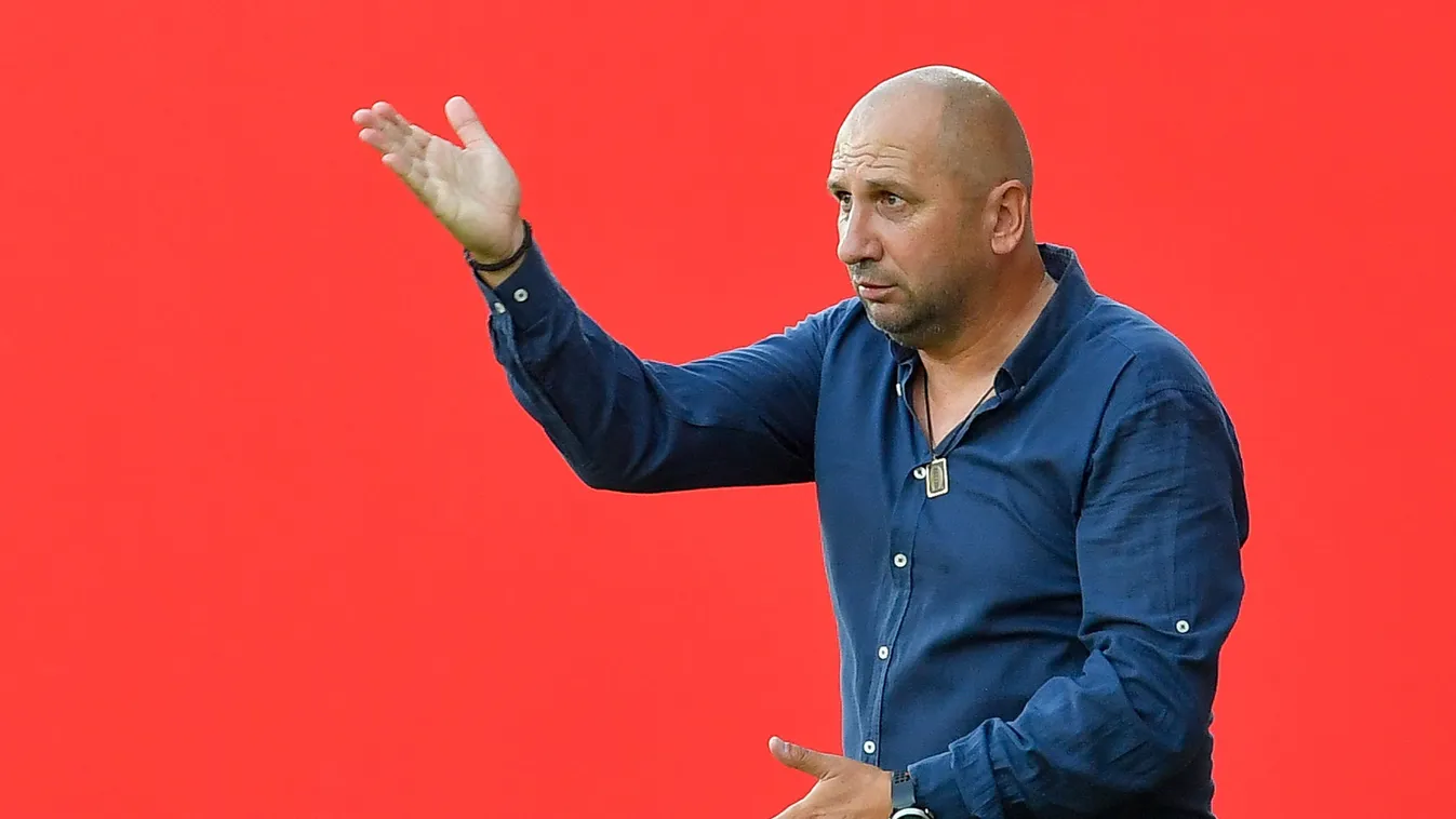 Áll a bál az NB I-ben: egymást vádolja a kirúgott edző és az igazgató