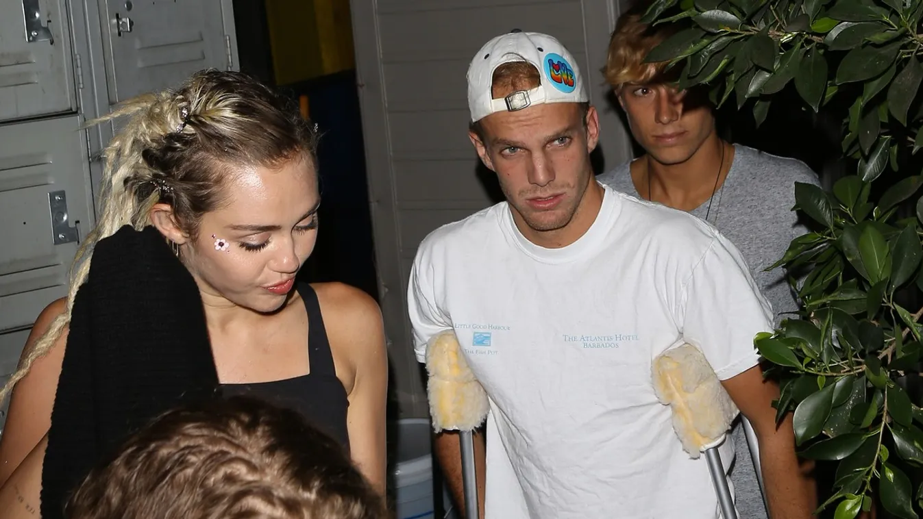 Túl van Miley Cyrus az exbarátnőjén, ezzel a sztárral csókolózott