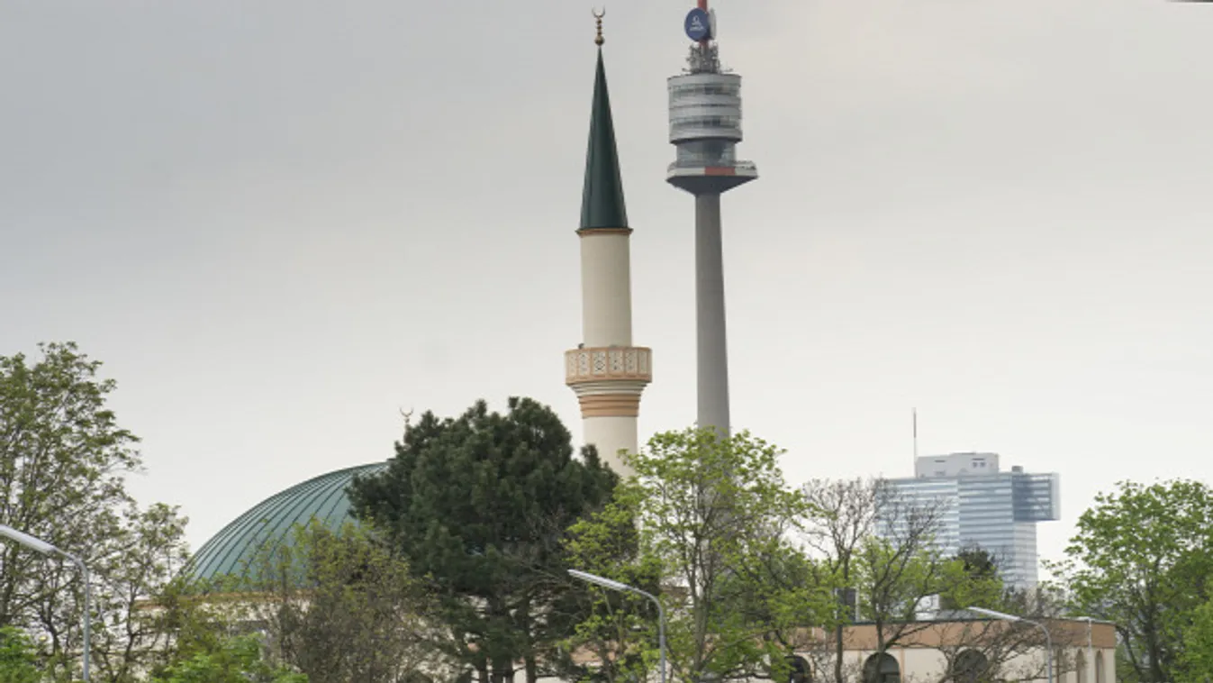 Lefejezésre, gyilkosságokra buzdított az ausztriai muszlim vezető